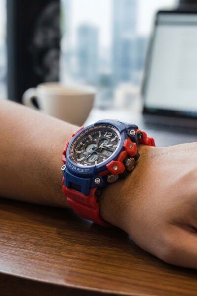Kırmızı & Mavi Kadranlı Erkek Spor Kol Saati Silikon Kordon Su Geçirmez